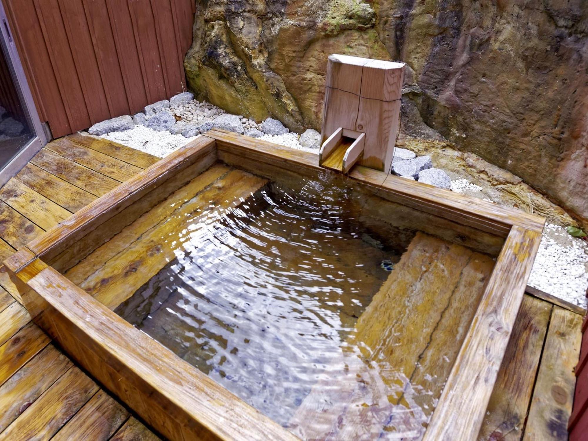 Hotel Ooedo Onsen Monogatari Premium Shirahama Saichoraku Esterno foto