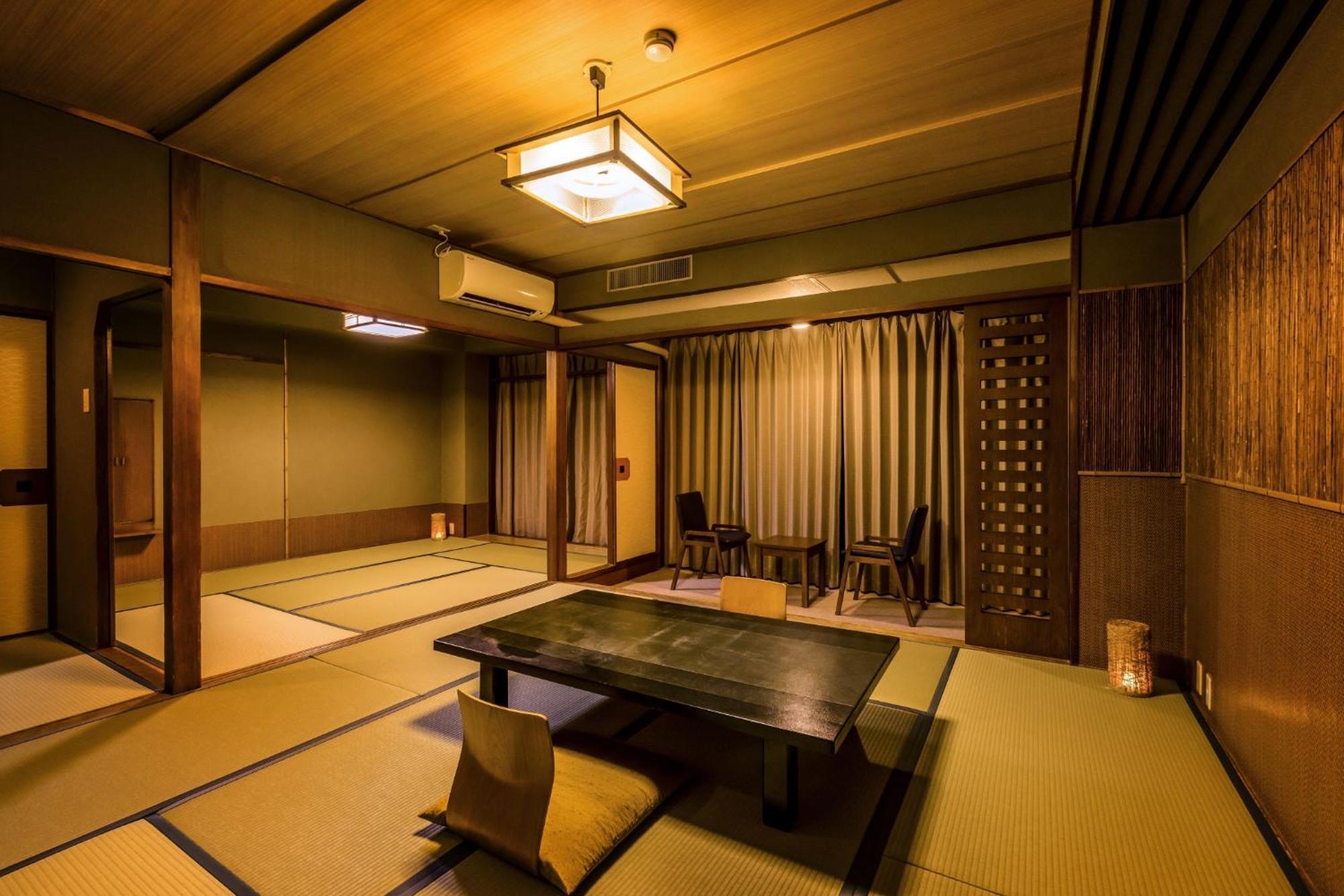 Hotel Ooedo Onsen Monogatari Premium Shirahama Saichoraku Esterno foto