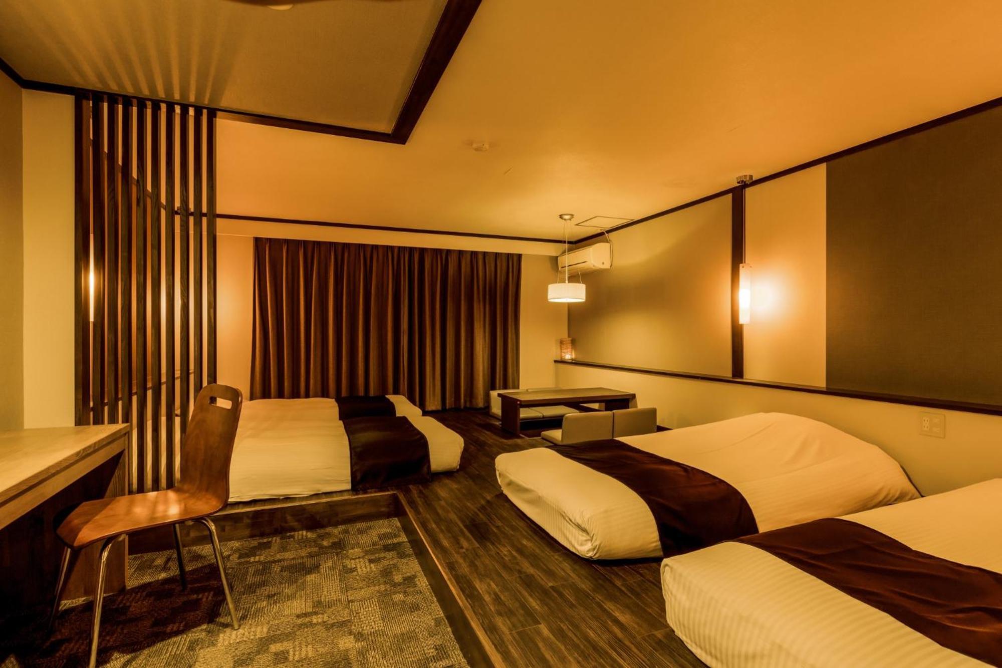 Hotel Ooedo Onsen Monogatari Premium Shirahama Saichoraku Esterno foto