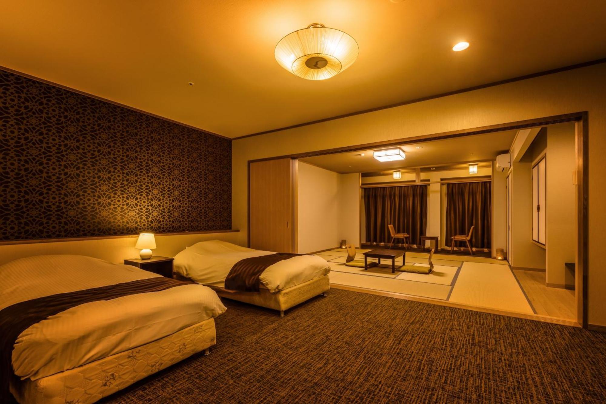 Hotel Ooedo Onsen Monogatari Premium Shirahama Saichoraku Esterno foto