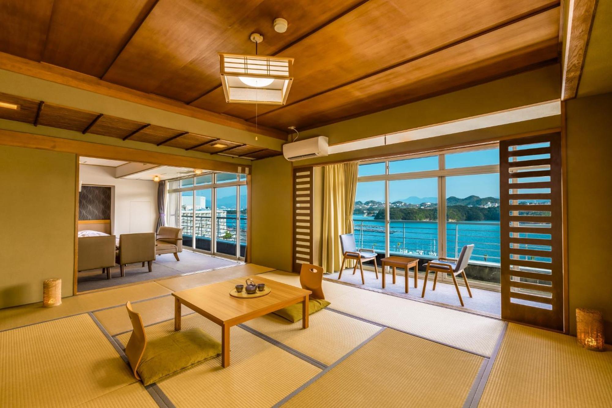 Hotel Ooedo Onsen Monogatari Premium Shirahama Saichoraku Esterno foto