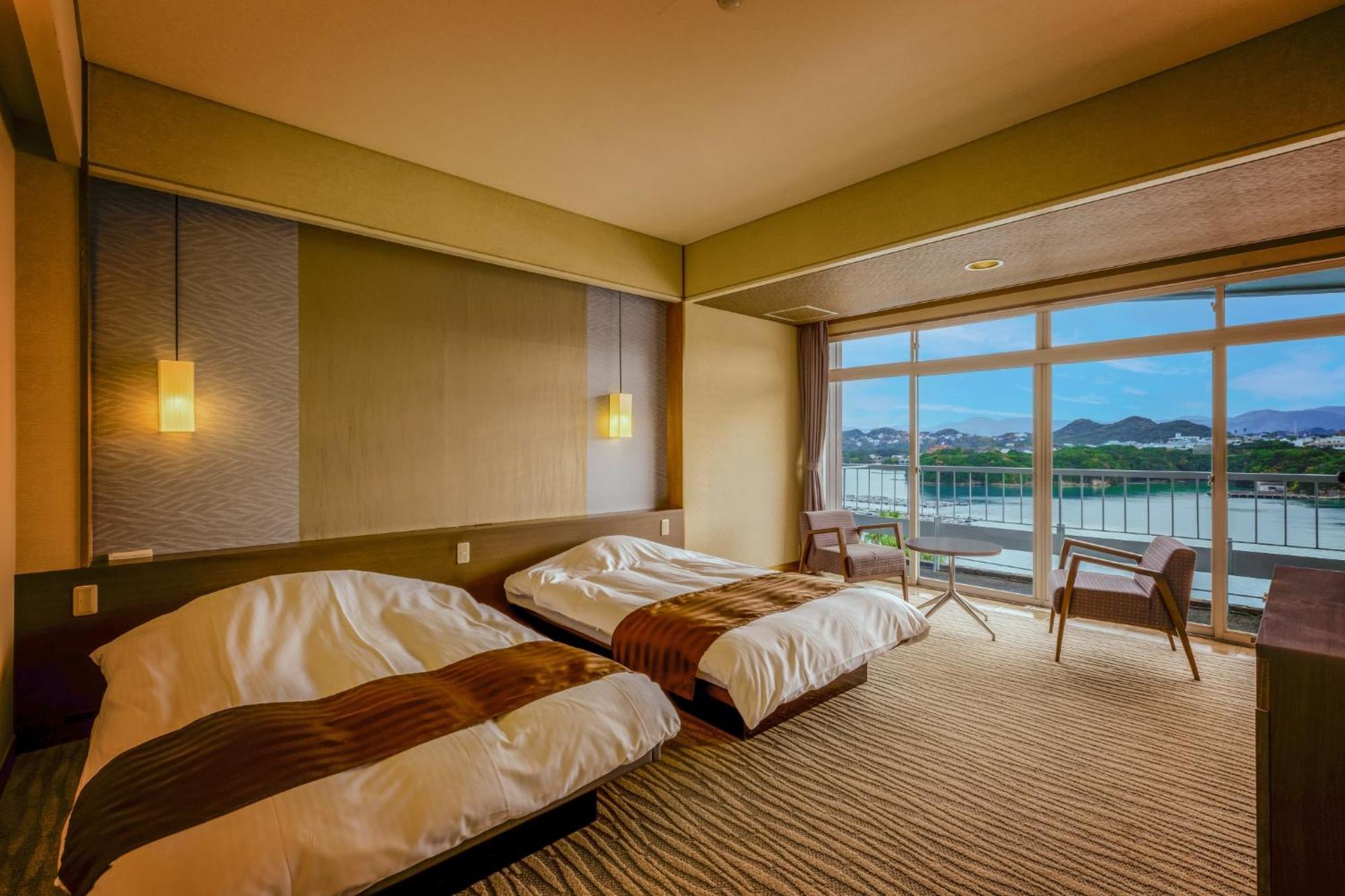 Hotel Ooedo Onsen Monogatari Premium Shirahama Saichoraku Esterno foto