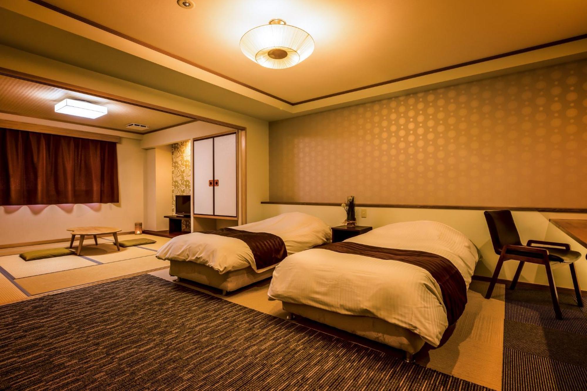 Hotel Ooedo Onsen Monogatari Premium Shirahama Saichoraku Esterno foto